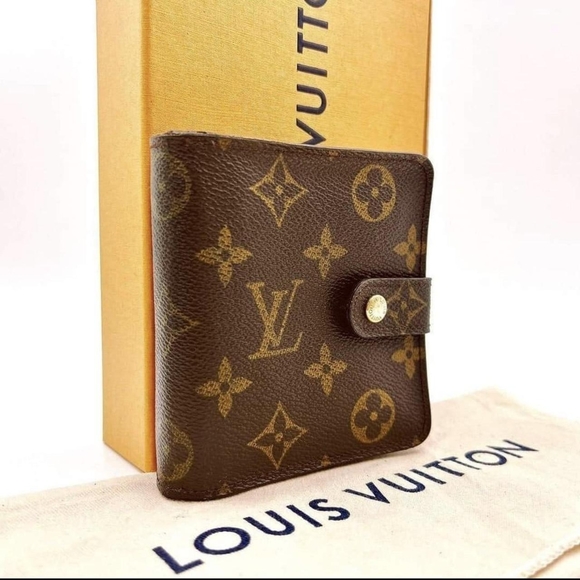 🔥Louis Vuitton compact bifold wallet with zipper🔥 - Picture 1 of 6